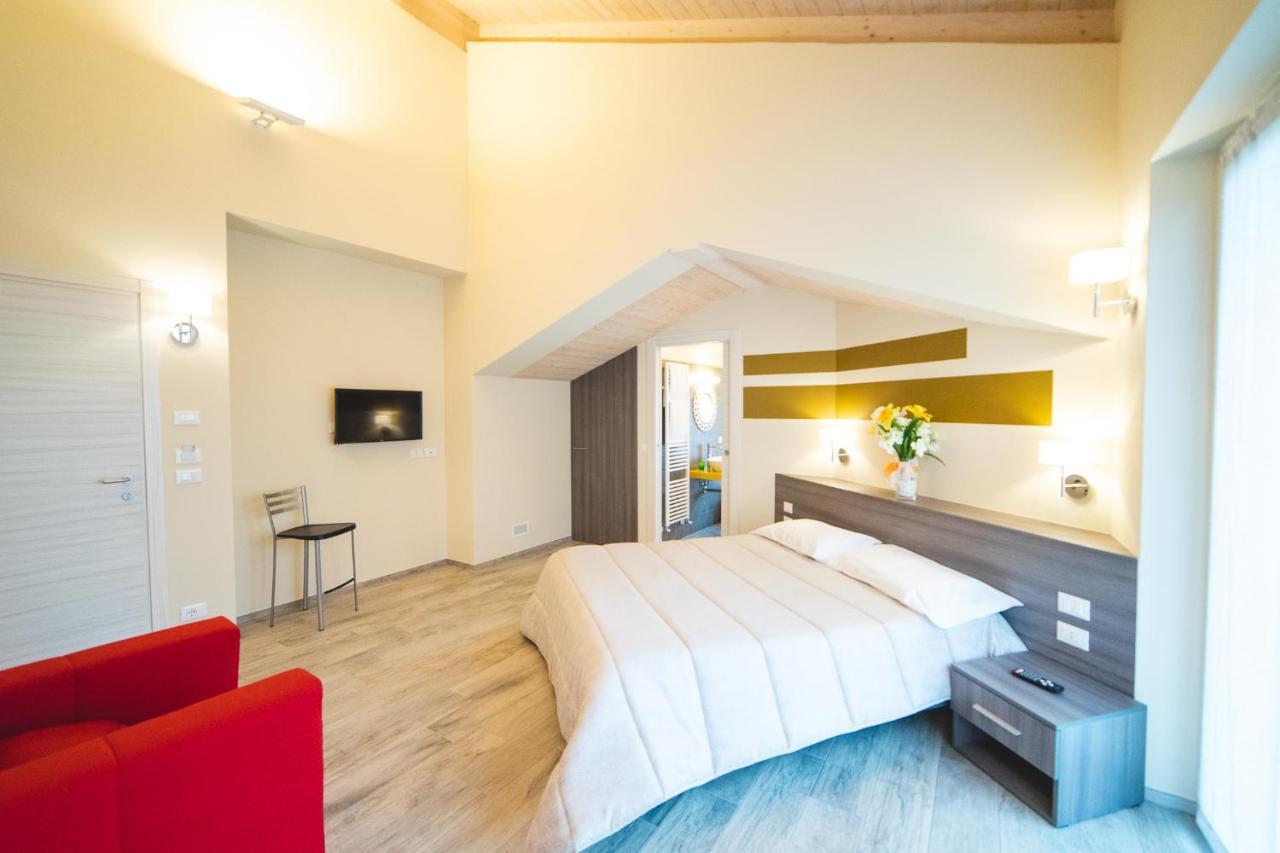 La Casa Di Alice Apartment Rodello Bagian luar foto
